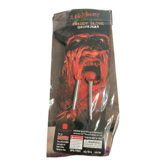 A Nightmare on Elm Street Freddy Glove Chopsticks Loot Crate Exclusive - Picture 2 of 2